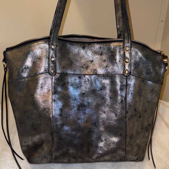 HOBO Handbags - HOBO  Black Metallic Tote